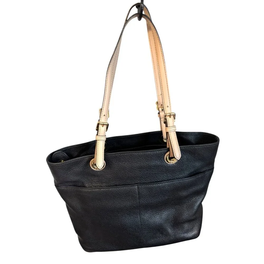 Michael Kors elegant shoulder